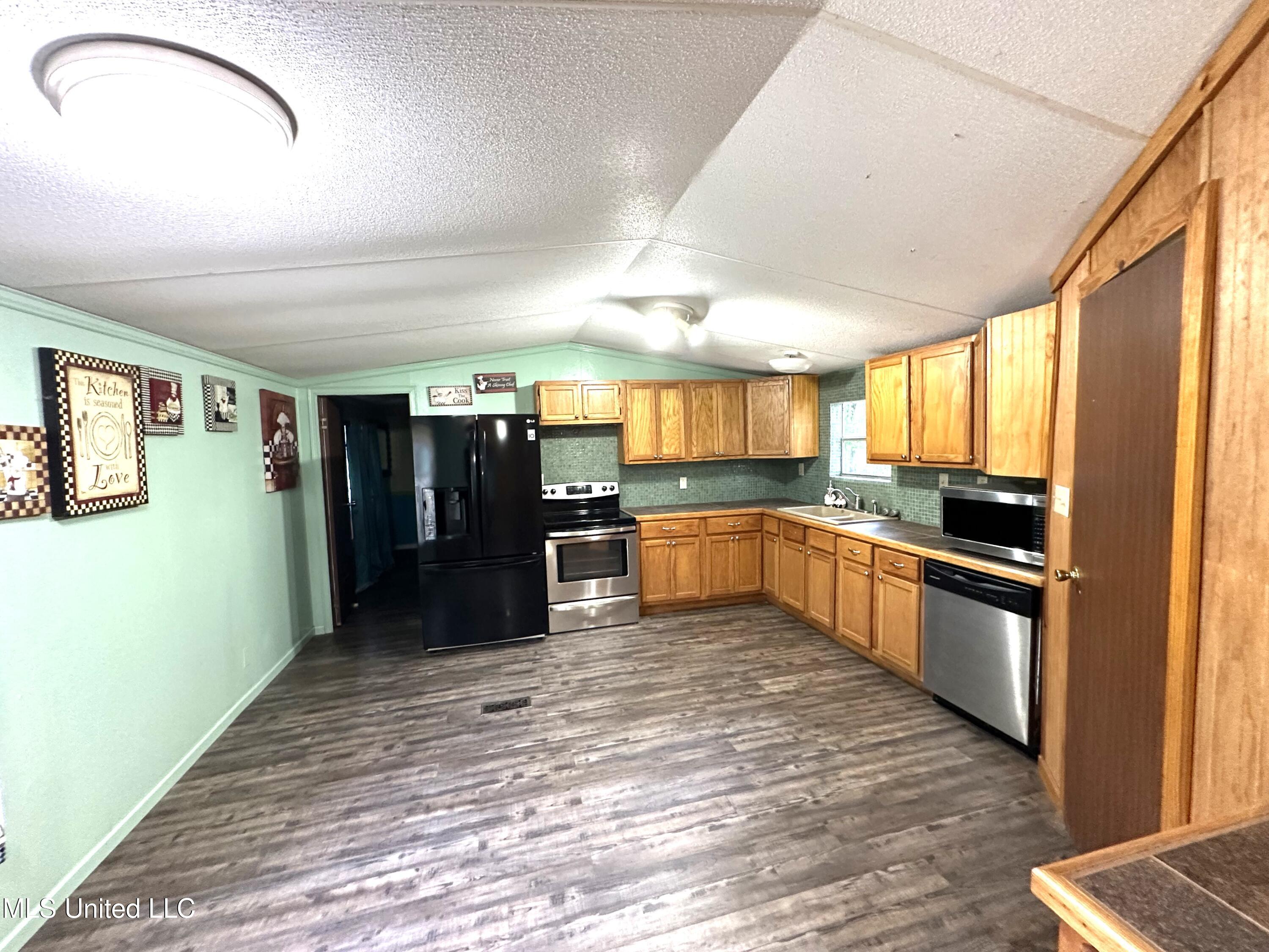 113 Glover Road Poplarville, MS 39470 - Photo 13 of 21 IMG_2193