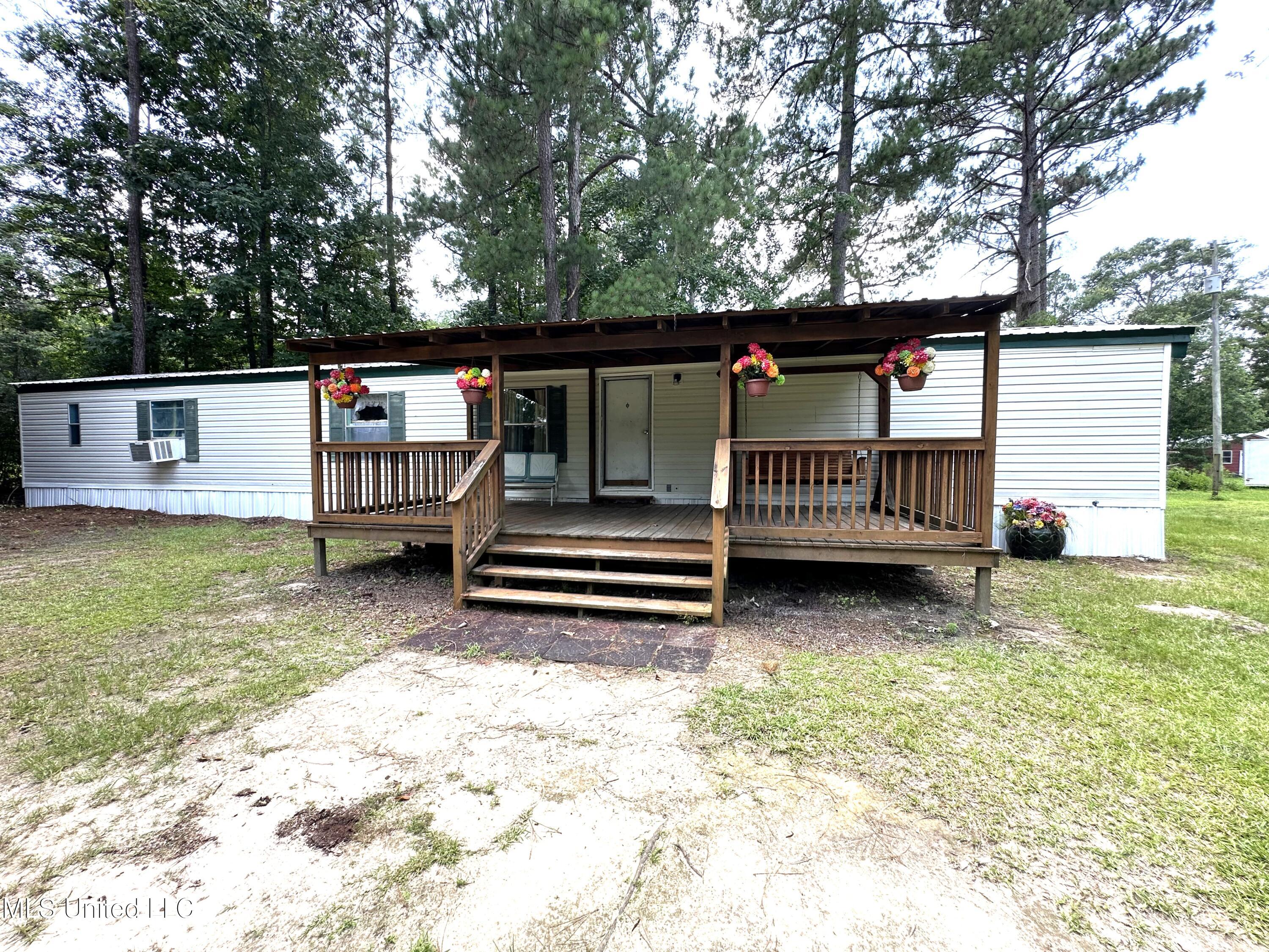 113 Glover Road Poplarville, MS 39470 - Photo 2 of 21 IMG_2190