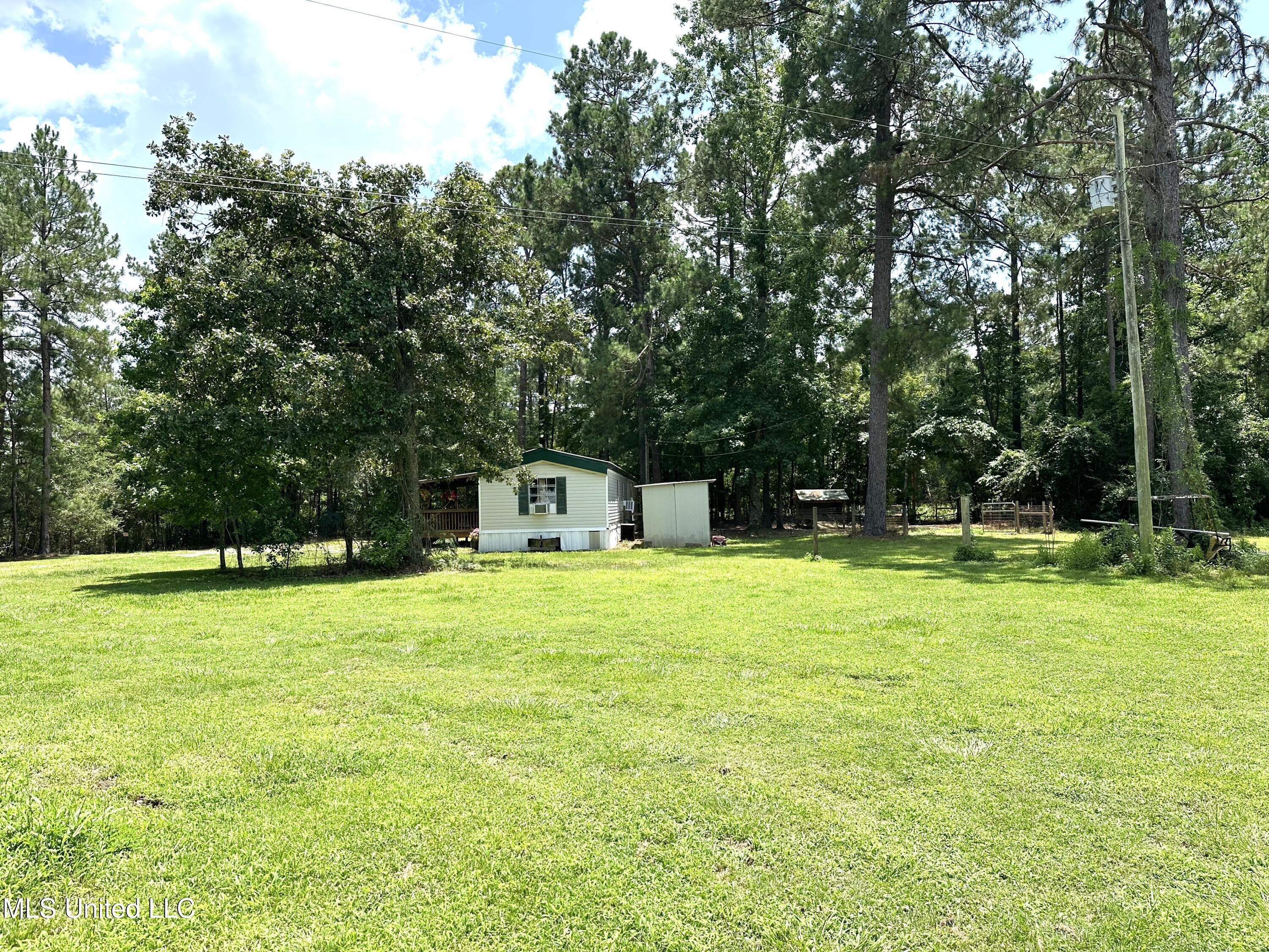 113 Glover Road Poplarville, MS 39470 - Photo 4 of 21 IMG_2182