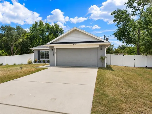 $284,900 | 15648 Southeast 92nd Avenue, Summerfield, FL 34491