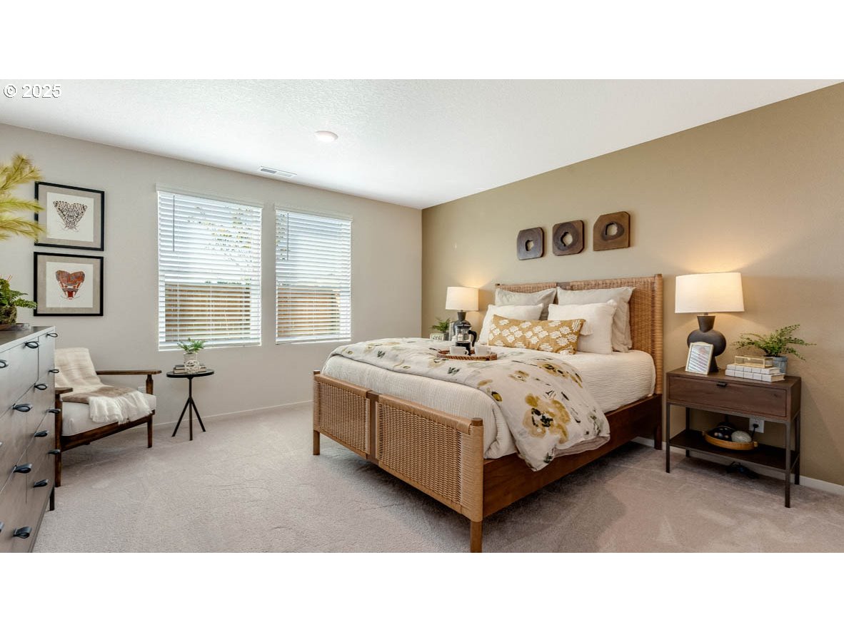 238 Greencrest Street Northeast Salem, OR 97301 - Photo 20 of 26 a room with a bed window and a couch