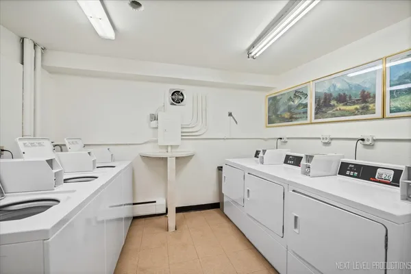 $179,900 | 2222 South Stewart Avenue, Unit 1C, Lombard, IL 60148