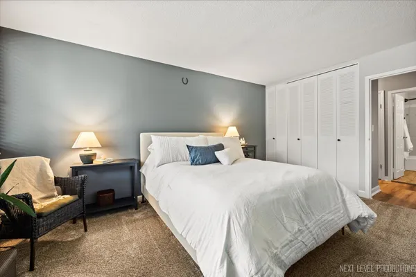 $179,900 | 2222 South Stewart Avenue, Unit 1C, Lombard, IL 60148