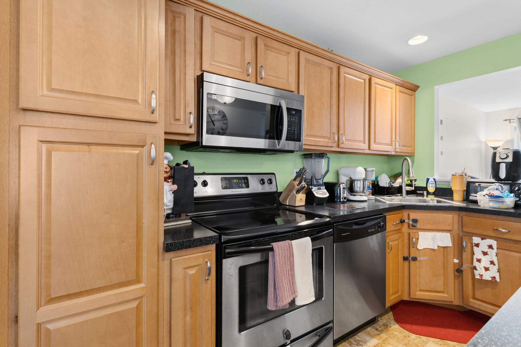 195 Silver Street, Unit 15 Manchester, NH 03103 - Photo 12 of 33