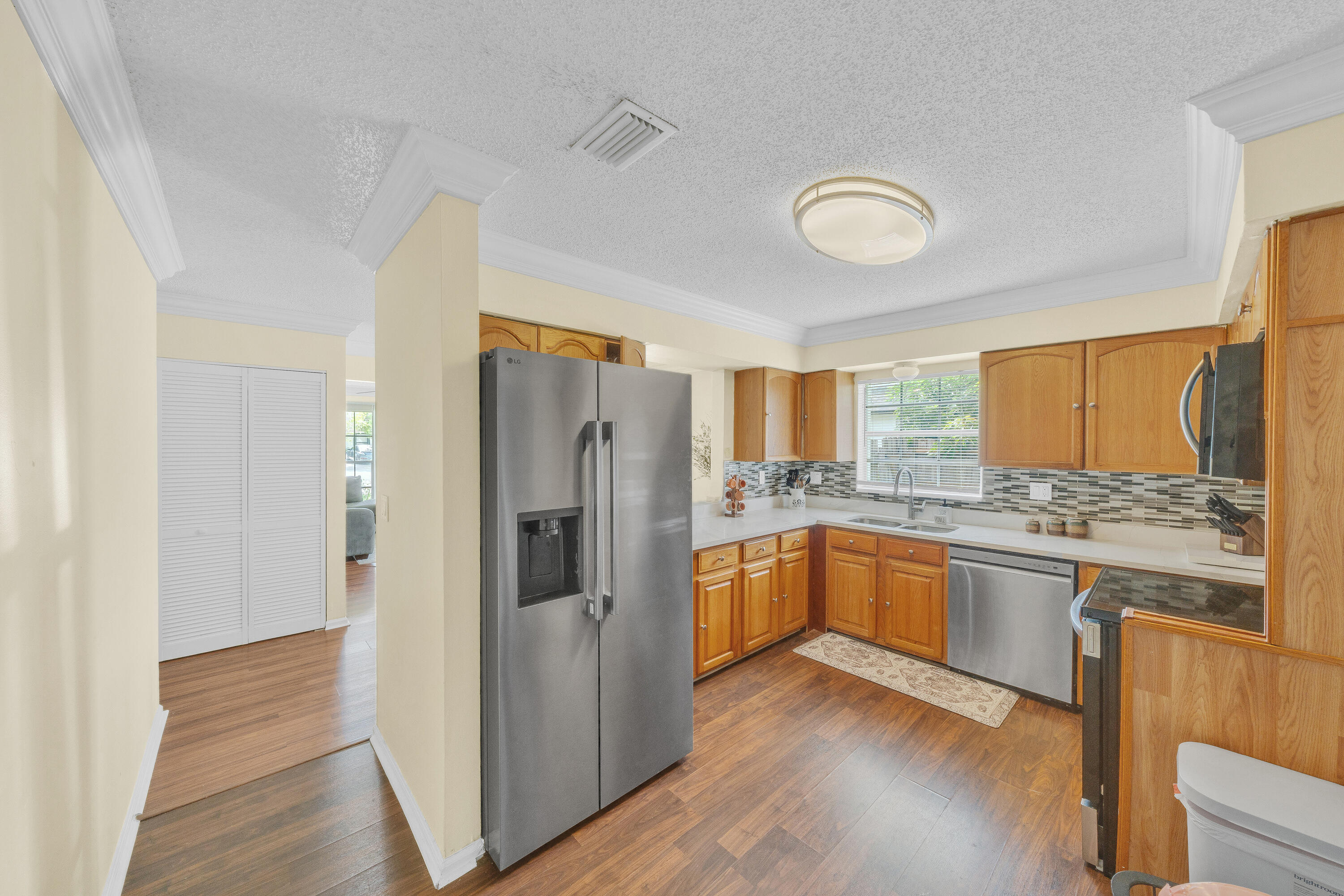 1350 Riverside Circle, Unit 1 Wellington, FL 33414 - Photo 11 of 43 10 Kitchen (1)