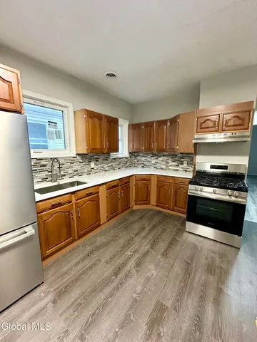 $299,900 | 421 Summit Avenue, Schenectady, NY 12307