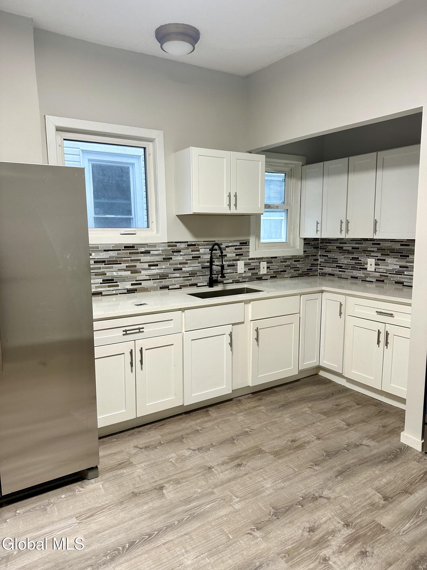 421 Summit Avenue Schenectady, NY 12307 - Photo 7 of 23 IMG_9228