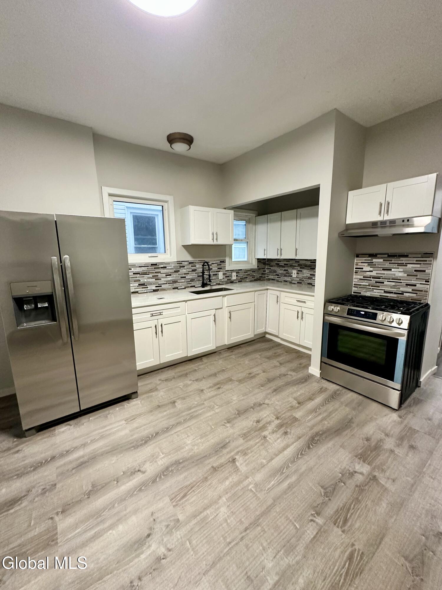 421 Summit Avenue Schenectady, NY 12307 - Photo 9 of 23 IMG_9227