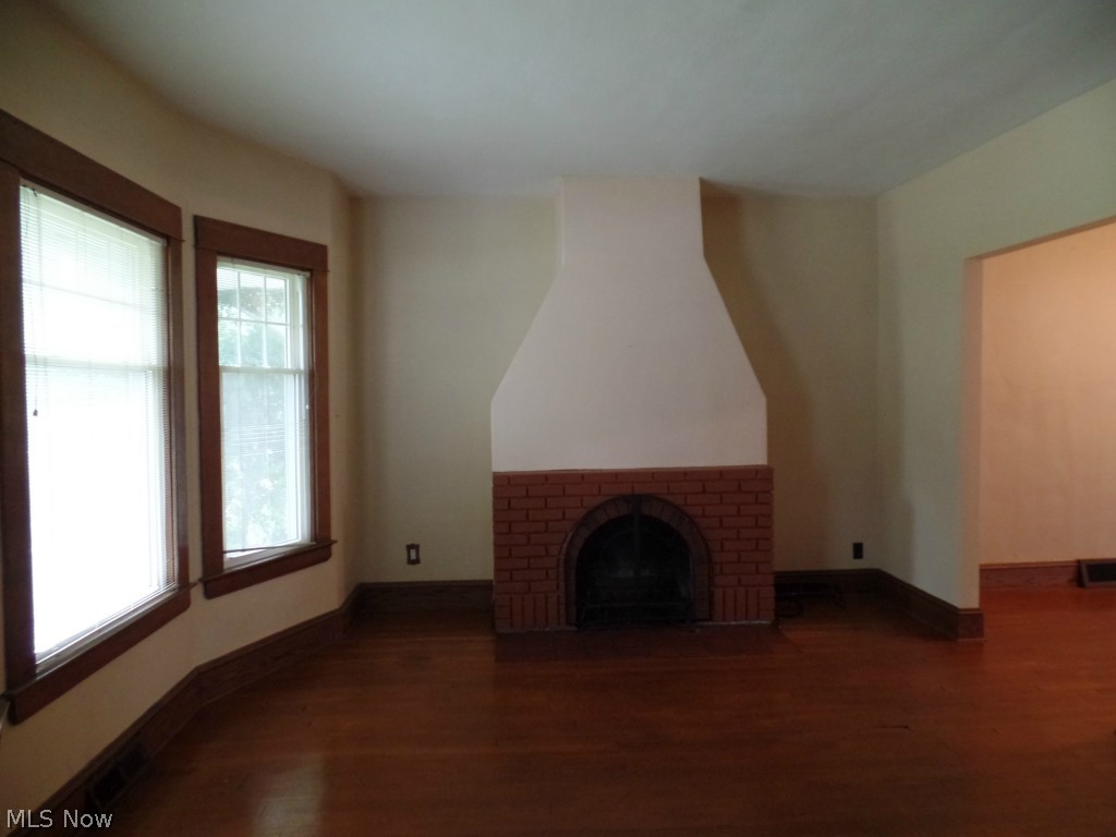 3075 Corydon Road Cleveland, OH 44118 - Photo 2 of 21