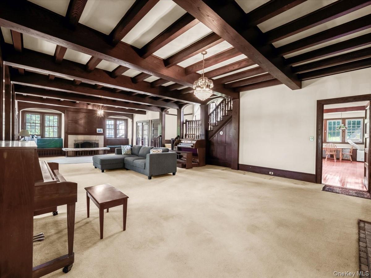 51 Crescent Road Port Washington, NY 11050 - Photo 9 of 43 Gallery Image 9