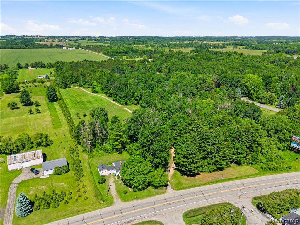 2545 Lakeshore Road Applegate, MI 48401 - Photo 40 of 41