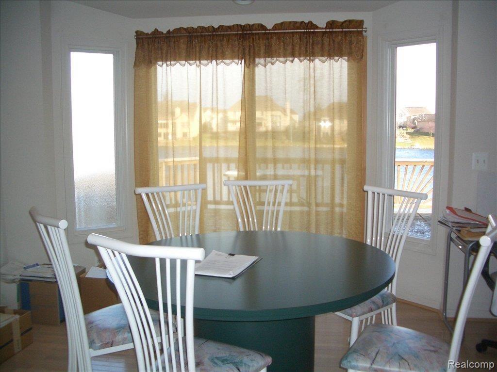 2137 Avon Lake Lane Rochester, MI 48307 - Photo 4 of 20 Dining