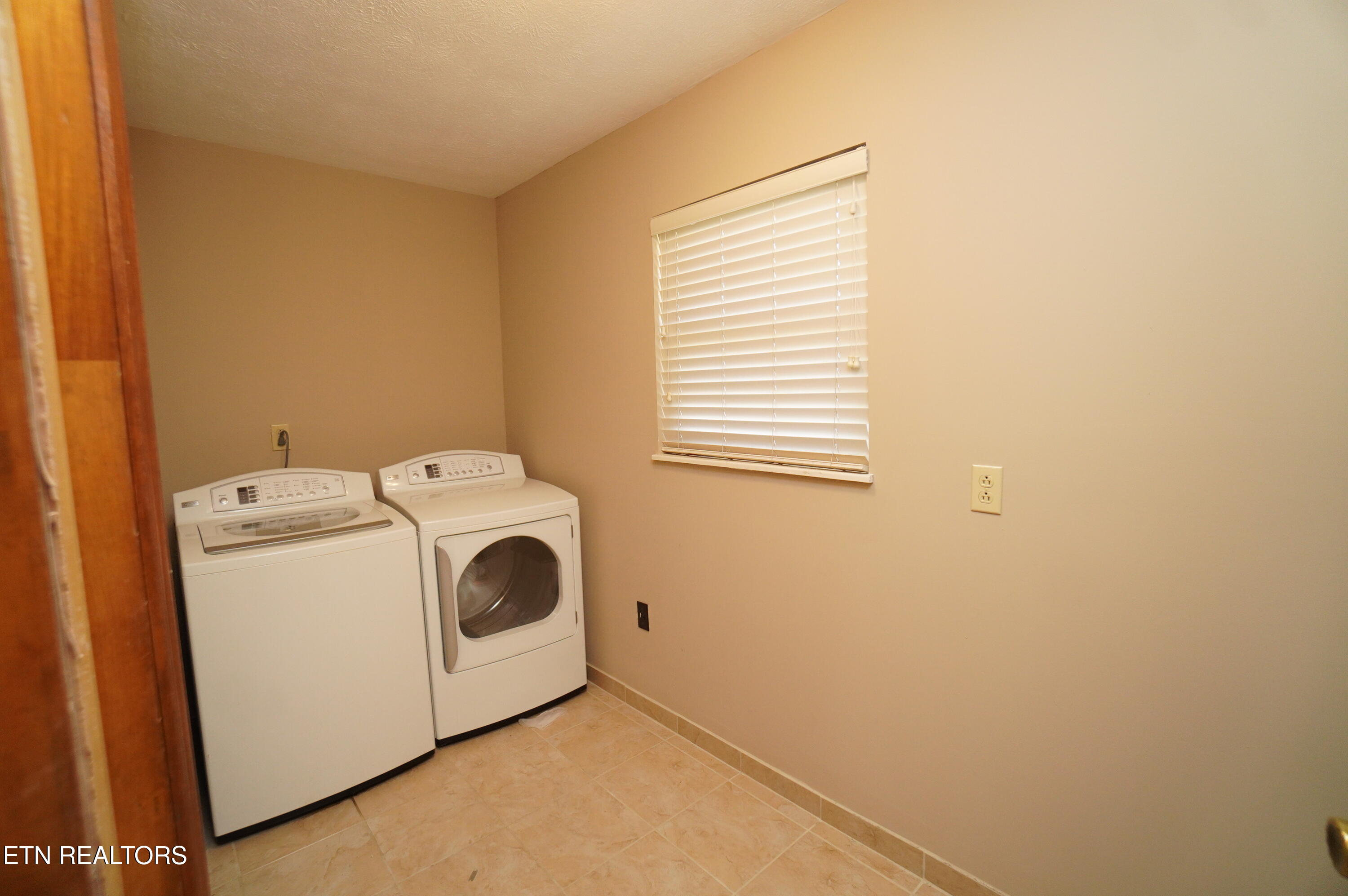 483 Shaver Drive Talbott, TN 37877 - Photo 11 of 35 483 shaver - bates (9)