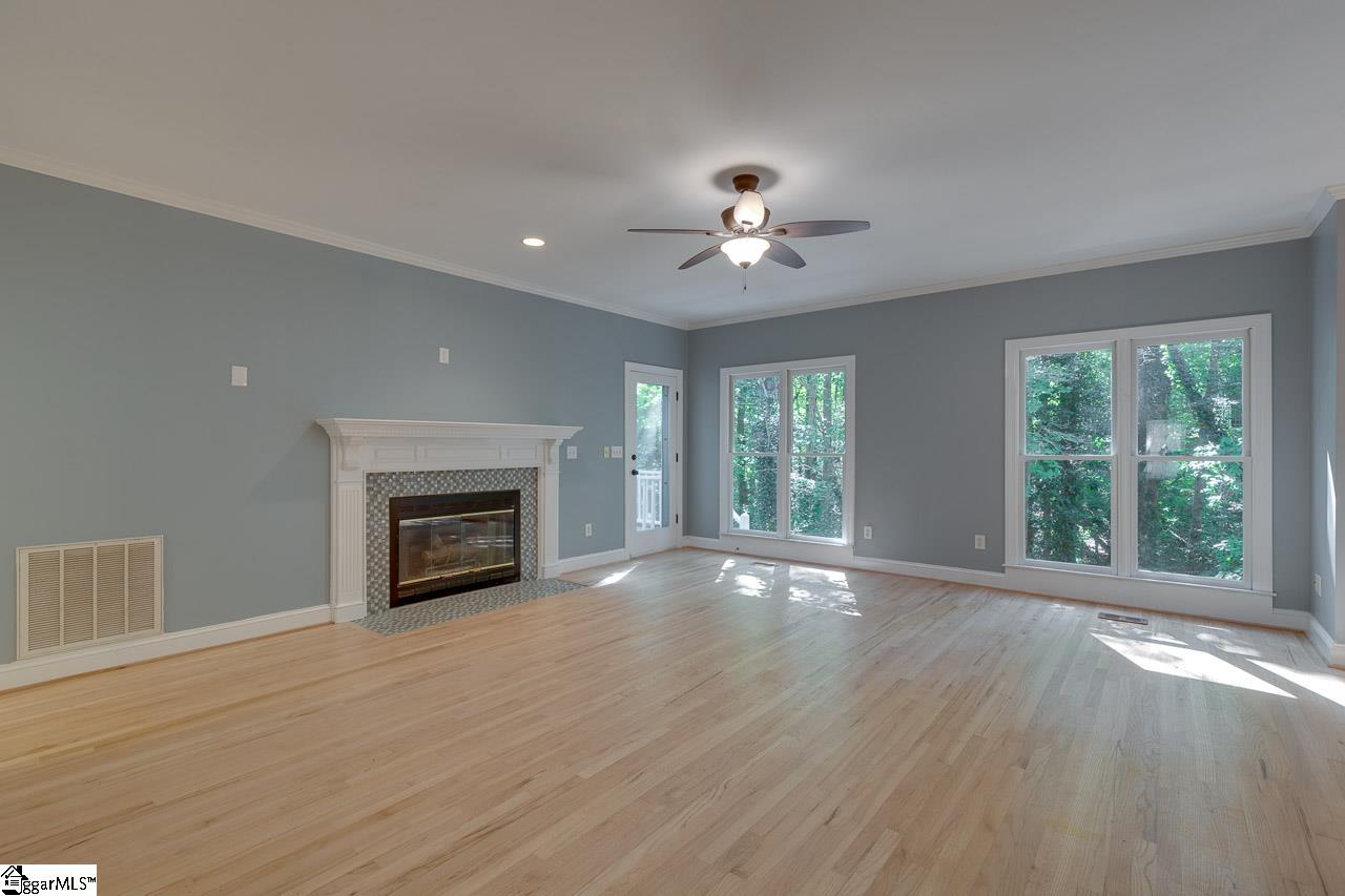 207 Deer Spring Lane Simpsonville, SC 29680 - Photo 5 of 34 Gallery Image 5