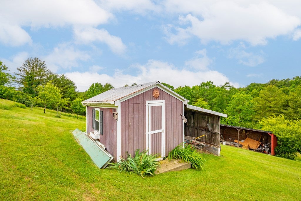 1063 Hilltown Road Fries, VA 24330 - Photo 49 of 61 Gallery Image 49