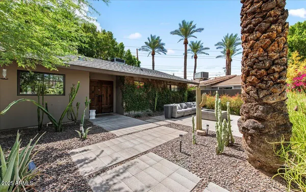 $1,895,000 | 4721 East Calle Redonda, Phoenix, AZ 85018