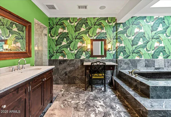 $1,895,000 | 4721 East Calle Redonda, Phoenix, AZ 85018