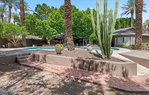 $1,895,000 | 4721 East Calle Redonda, Phoenix, AZ 85018