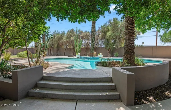 $1,895,000 | 4721 East Calle Redonda, Phoenix, AZ 85018