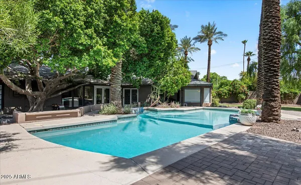 $1,895,000 | 4721 East Calle Redonda, Phoenix, AZ 85018