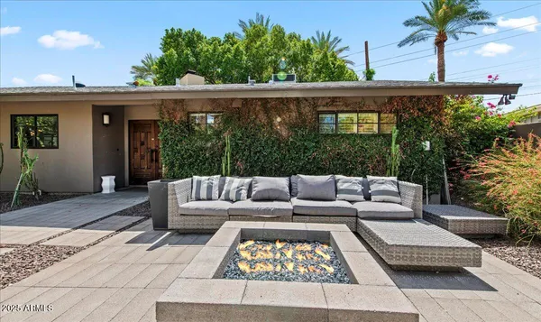 $1,895,000 | 4721 East Calle Redonda, Phoenix, AZ 85018