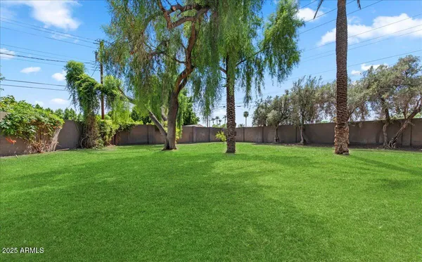 $1,895,000 | 4721 East Calle Redonda, Phoenix, AZ 85018
