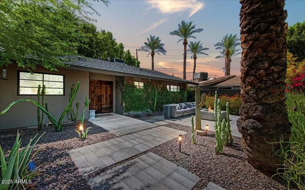 $1,895,000 | 4721 East Calle Redonda, Phoenix, AZ 85018