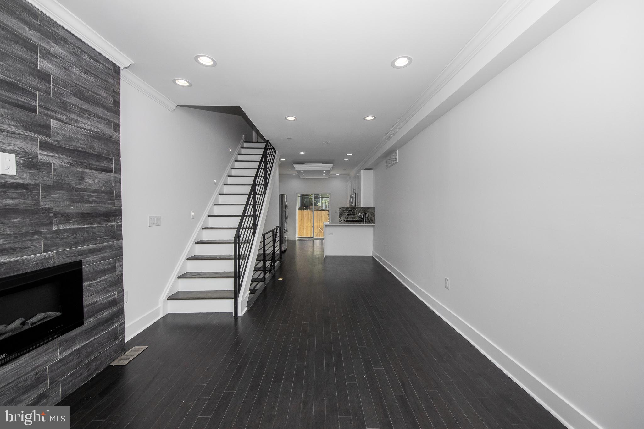 1327 South Hollywood St  