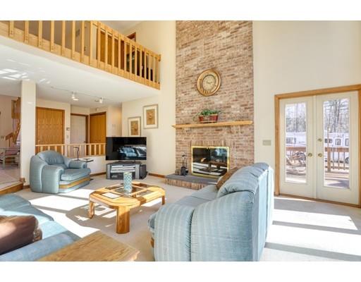 352 Bennett Road Hampden, MA 01036 - Photo 5 of 29