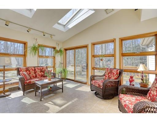 352 Bennett Road Hampden, MA 01036 - Photo 8 of 29
