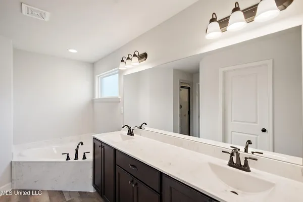 $306,900 | 6390 Jameson Cove, Walls, MS 38680