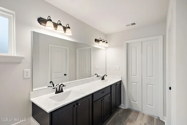 $306,900 | 6390 Jameson Cove, Walls, MS 38680