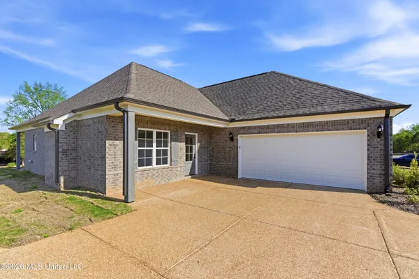 $306,900 | 6390 Jameson Cove, Walls, MS 38680
