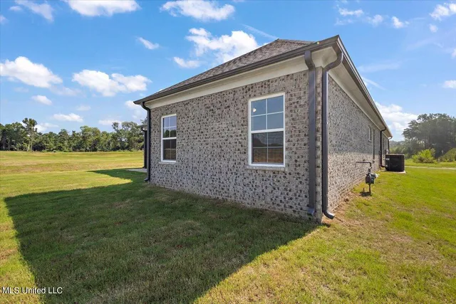 $306,900 | 6390 Jameson Cove, Walls, MS 38680