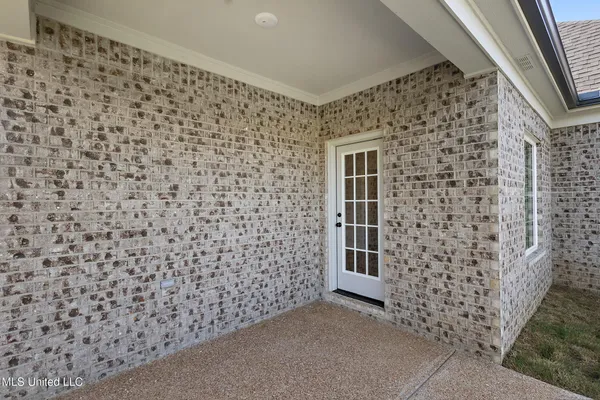 $306,900 | 6390 Jameson Cove, Walls, MS 38680