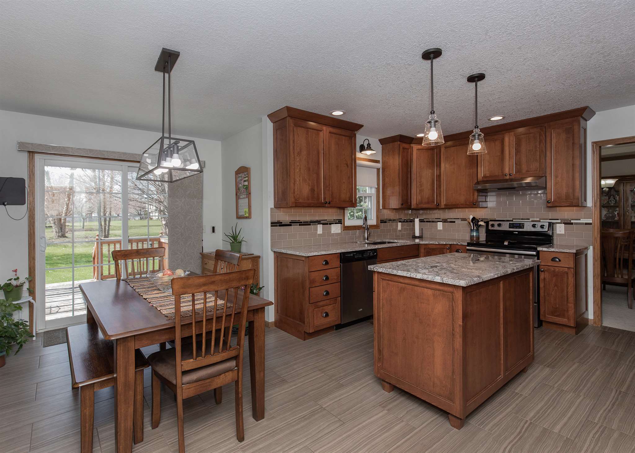 5036 Heatherstone Road Bettendorf, IA 52722 - Photo 2 of 35 Gallery Image 2