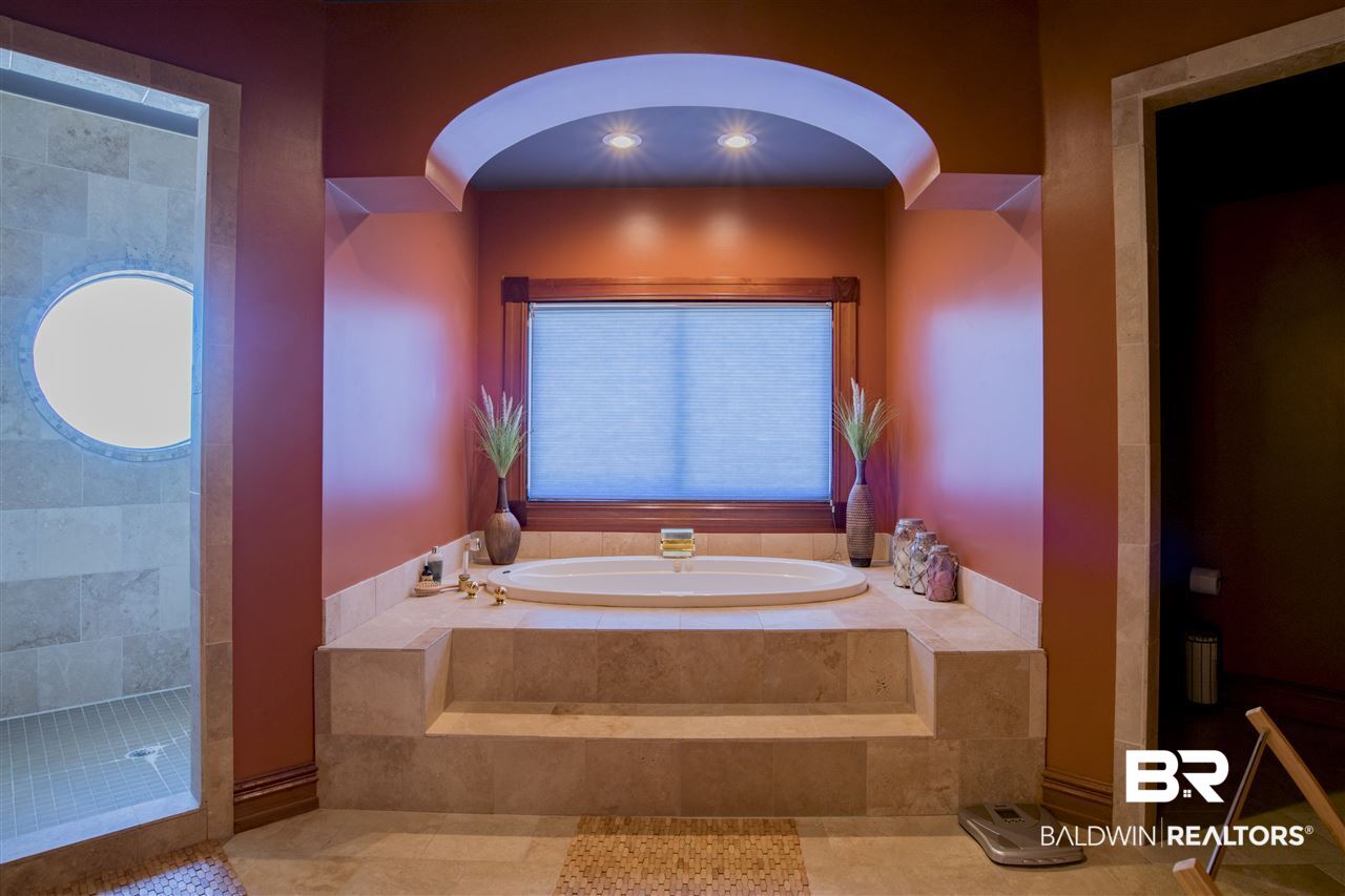 32537 River Road Orange Beach, AL 36561 - Photo 20 of 46 Waterfront Jetted Tub with Separate Shower
