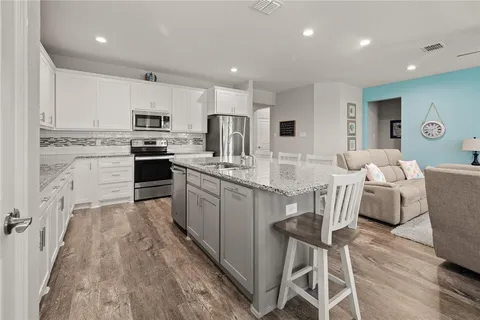 $295,500 | 5604 Wainwright Drive, Fort Worth, TX 76112