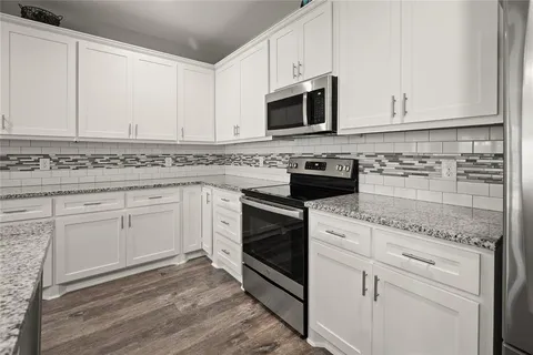 $295,500 | 5604 Wainwright Drive, Fort Worth, TX 76112