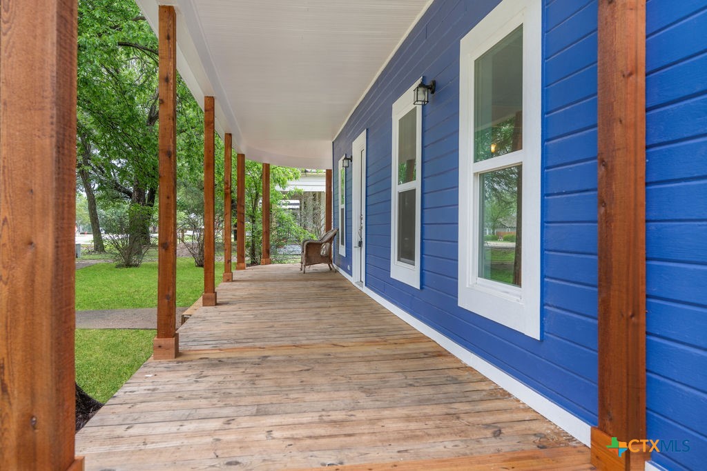 607 West 3rd Street Eddy, TX 76524 - Photo 3 of 25