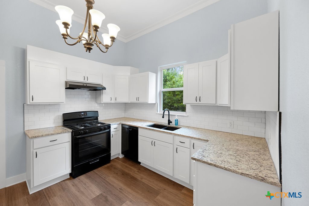 607 West 3rd Street Eddy, TX 76524 - Photo 10 of 25