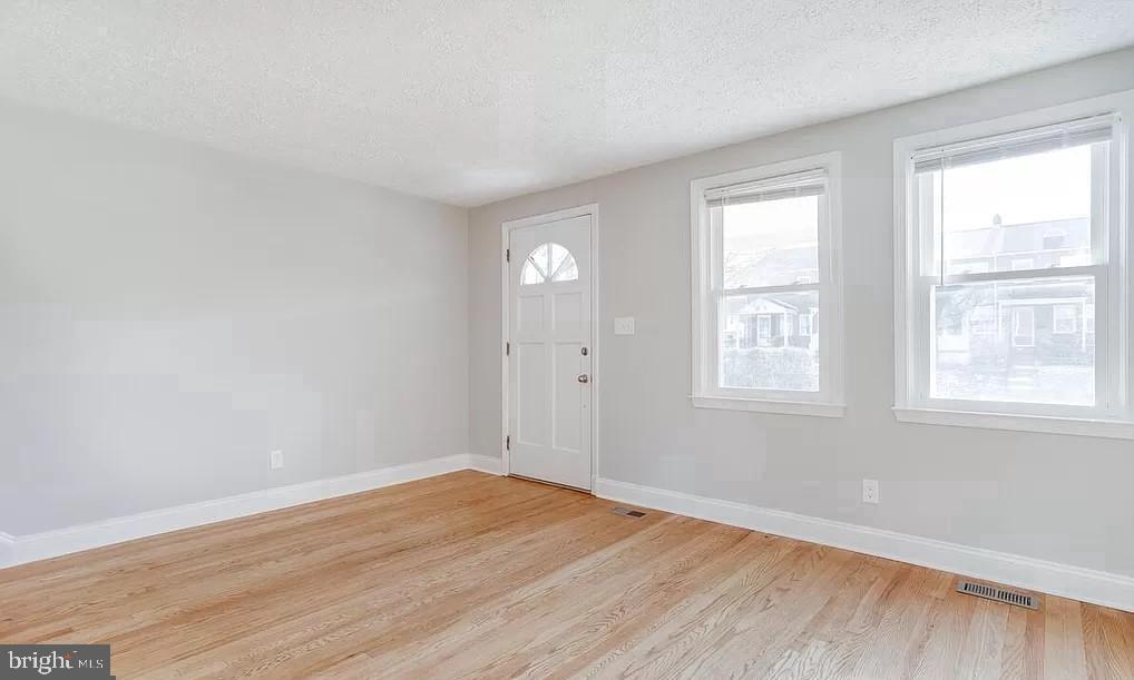 1046 Elm Road Halethorpe, MD 21227 - Photo 3 of 22 Living Room (Previous List Pics)