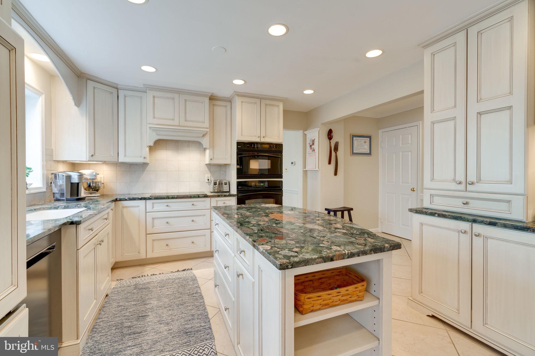 6809 Bluecurl Circle Springfield, VA 22152 - Photo 17 of 45 Gallery Image 17