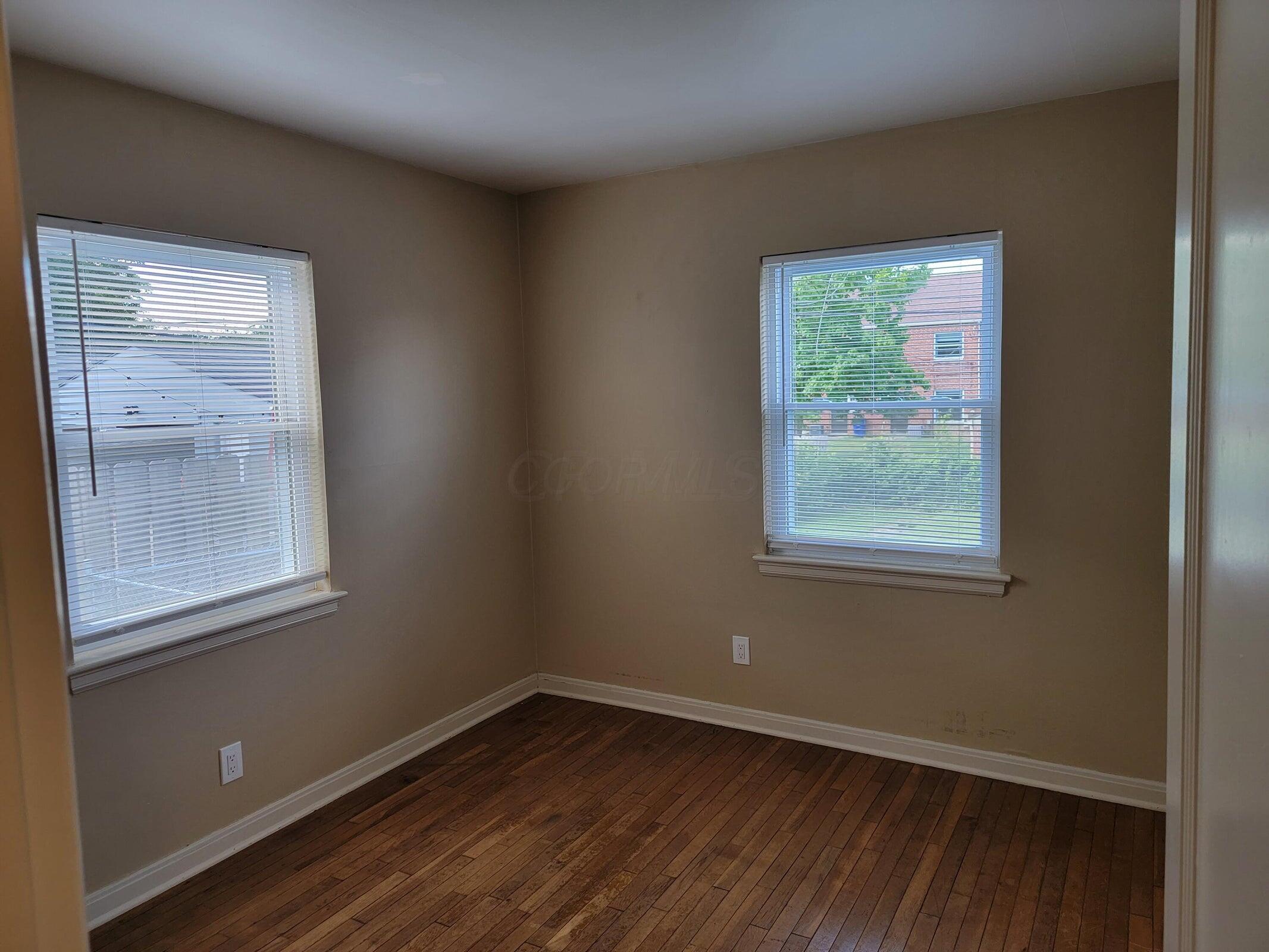 594 Chatham Road Columbus, OH 43214 - Photo 10 of 22 Bedroom 1