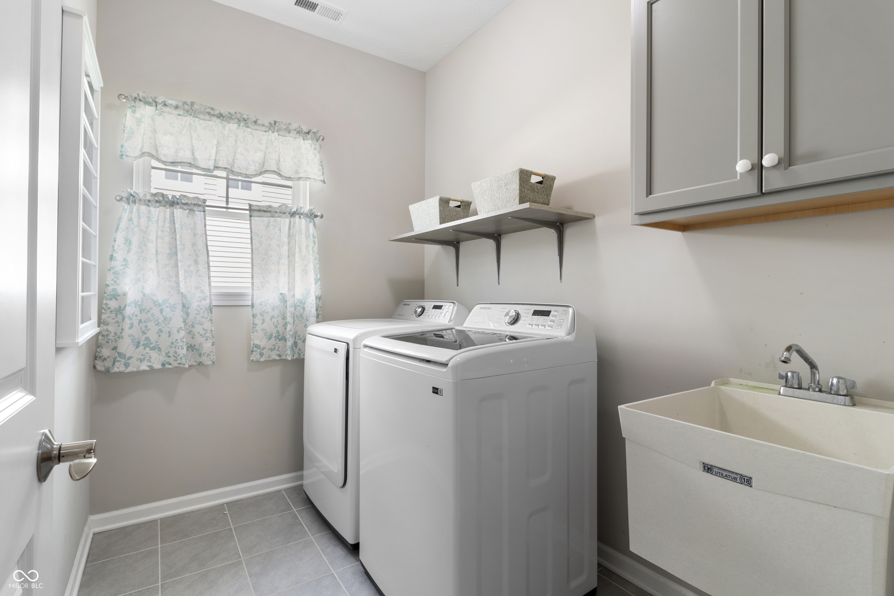 887 Rattlebox Lane Westfield, IN 46074 - Photo 7 of 45