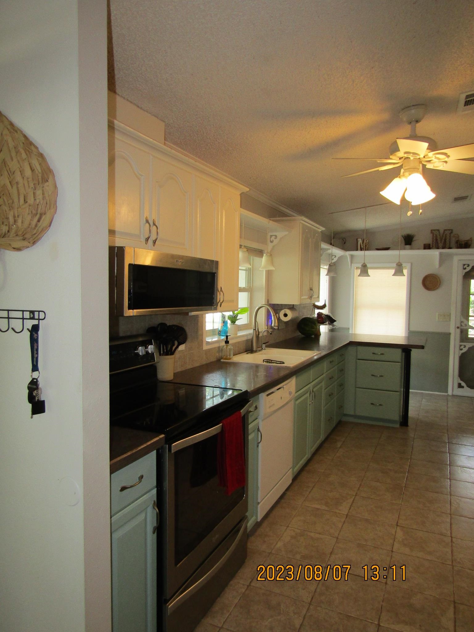 1864 Princess Lane Lillian, AL 36549 - Photo 14 of 57 Kitchen