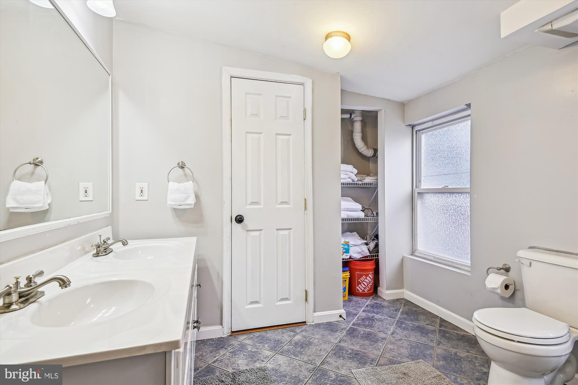 2050 Bank Street Baltimore, MD 21231 - Photo 22 of 36 Bathroom second floor Unit 1