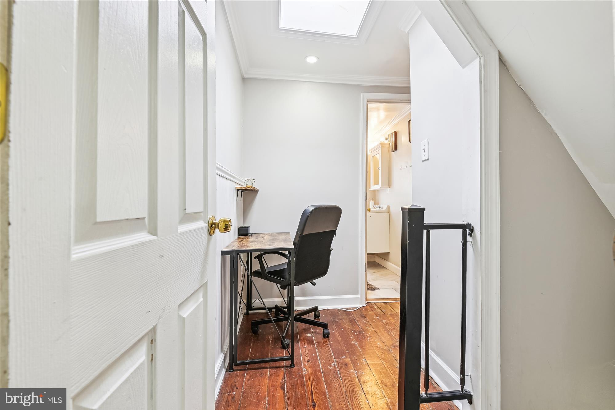 2050 Bank Street Baltimore, MD 21231 - Photo 23 of 36 Landing on third floor, Unit 1