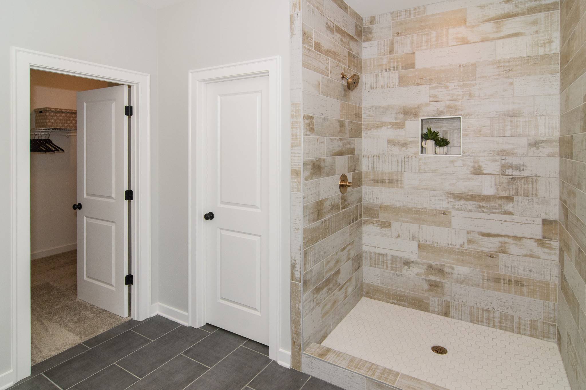 892 Plowson Road Mount Juliet, TN 37122 - Photo 19 of 39 a bathroom with a shower