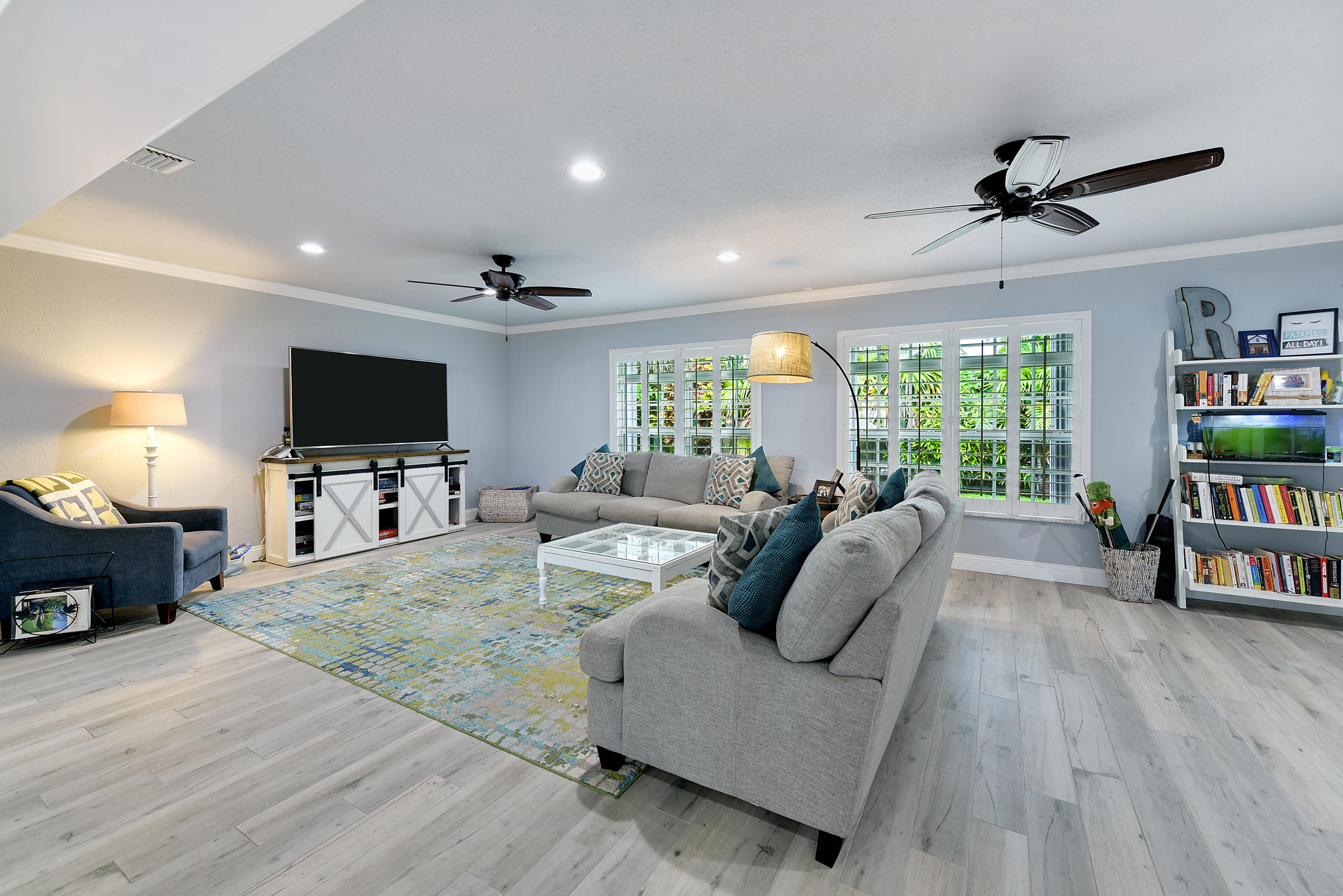 425 Marlin Road North Palm Beach, FL 33408 - Photo 17 of 27 Living/Florida